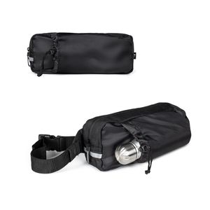 DELFOS POUCH SHINY. Midjeväska av 300D med återvunnen polyester (blank yta) och 600D medåtervunnen polyester med reflekterande element och foder av 210D återvunnet polyester, miniatyr 1